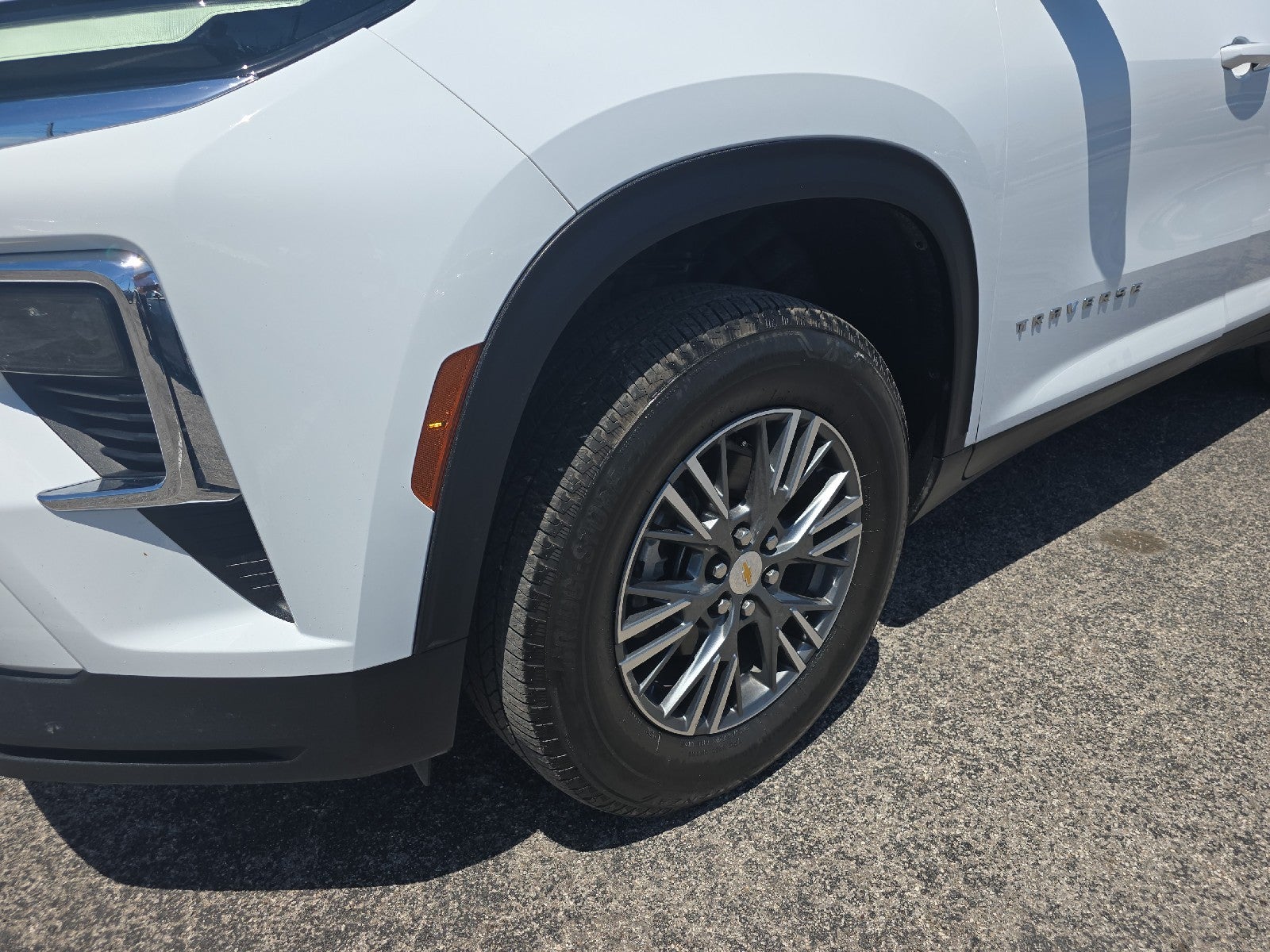 2024 Chevrolet Traverse FWD LT