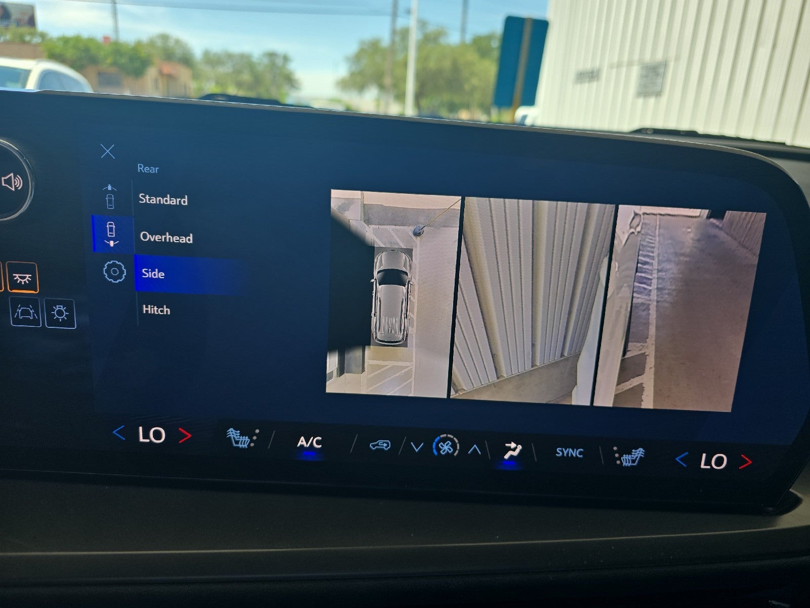 2024 Chevrolet Traverse FWD LT