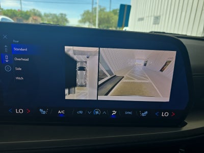2024 Chevrolet Traverse FWD LT