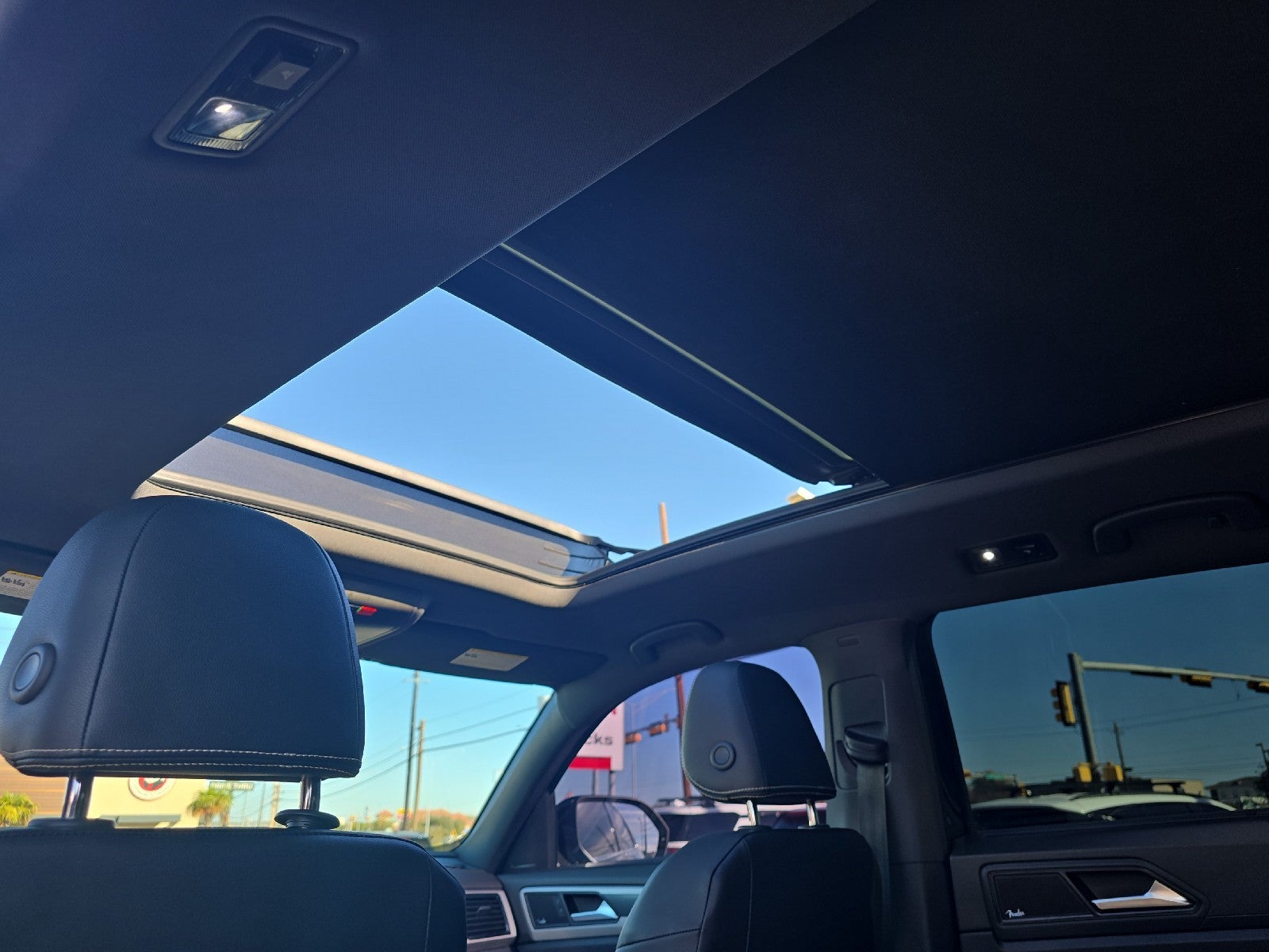 2023 Volkswagen Atlas Cross Sport 3.6L V6 SEL Premium R-Line