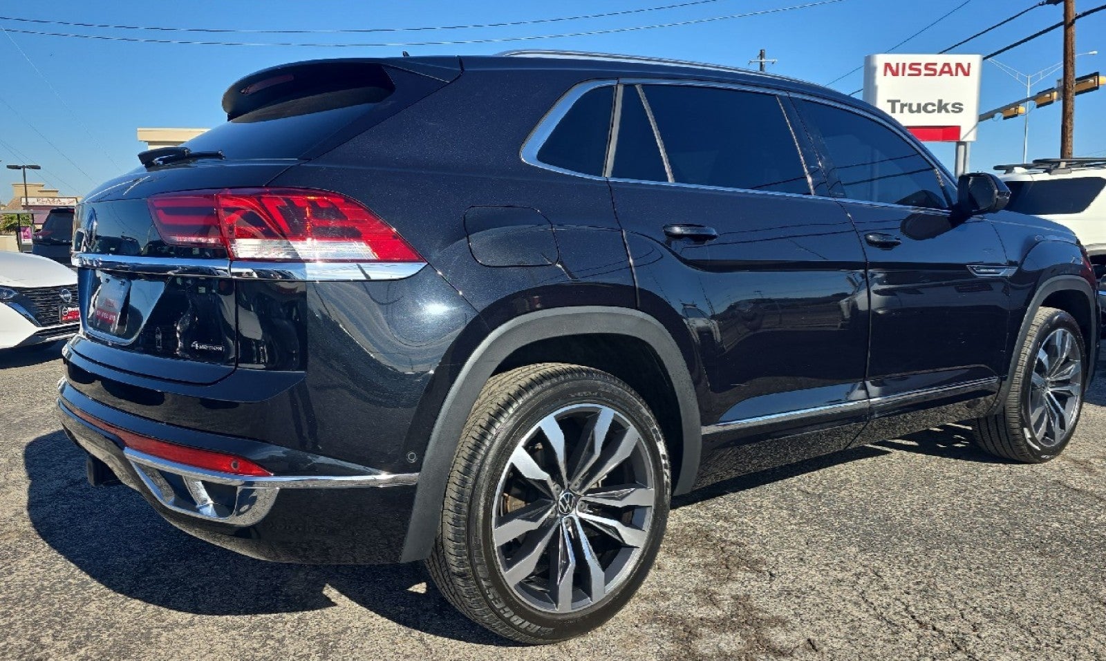 2023 Volkswagen Atlas Cross Sport 3.6L V6 SEL Premium R-Line