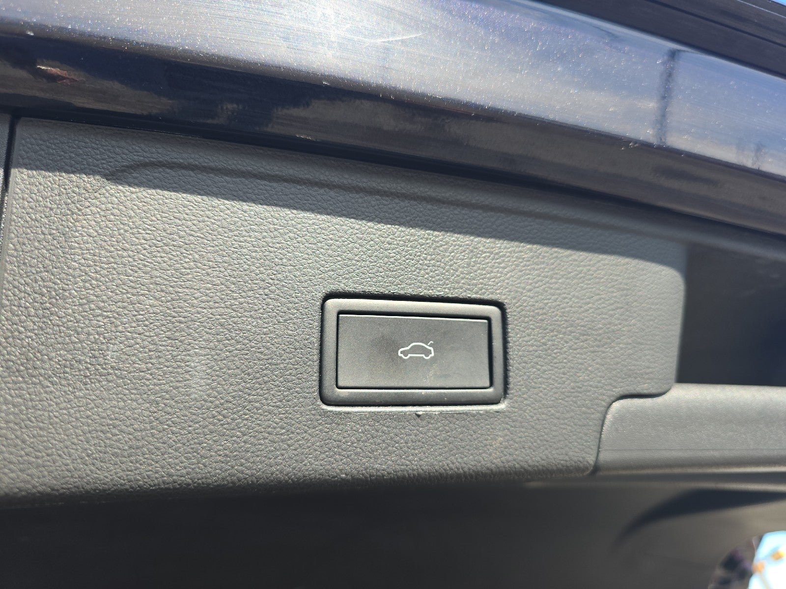 2023 Volkswagen Atlas Cross Sport 3.6L V6 SEL Premium R-Line