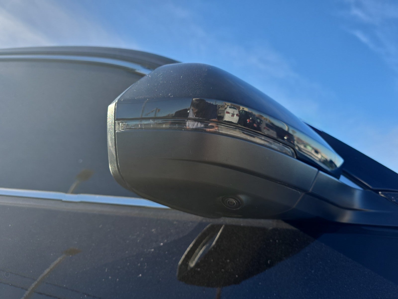 2023 Volkswagen Atlas Cross Sport 3.6L V6 SEL Premium R-Line