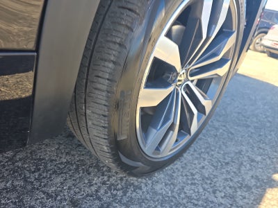 2023 Volkswagen Atlas Cross Sport 3.6L V6 SEL Premium R-Line