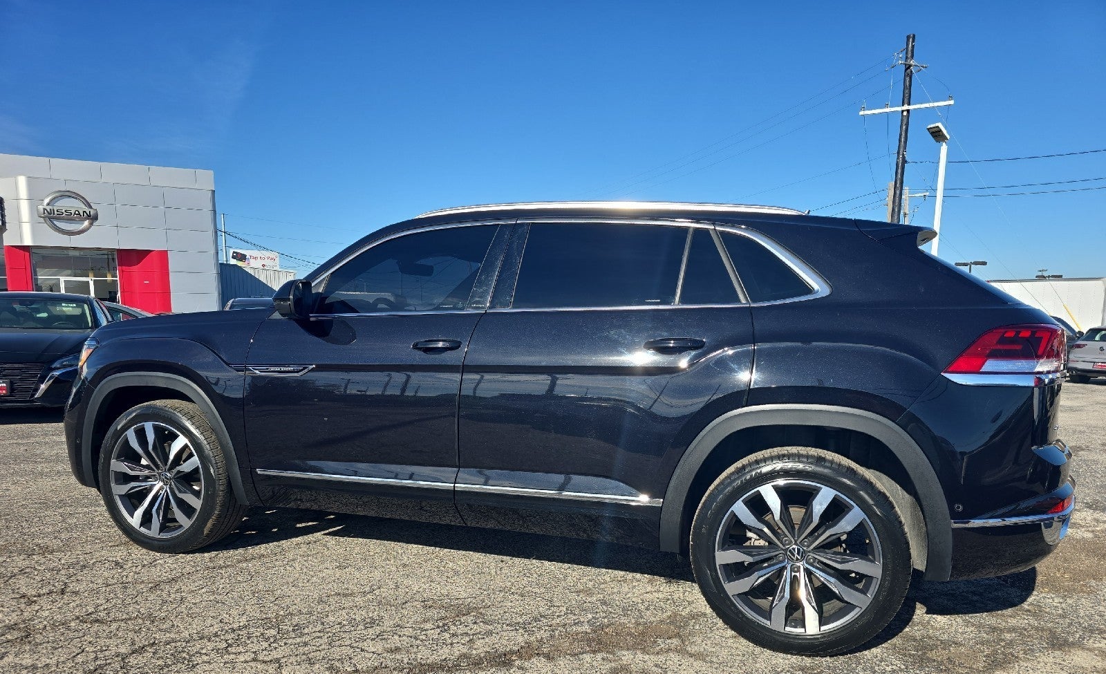 2023 Volkswagen Atlas Cross Sport 3.6L V6 SEL Premium R-Line