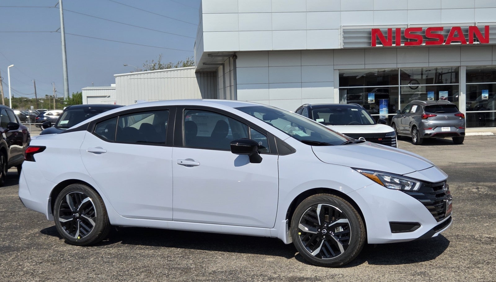 2025 Nissan Versa SR