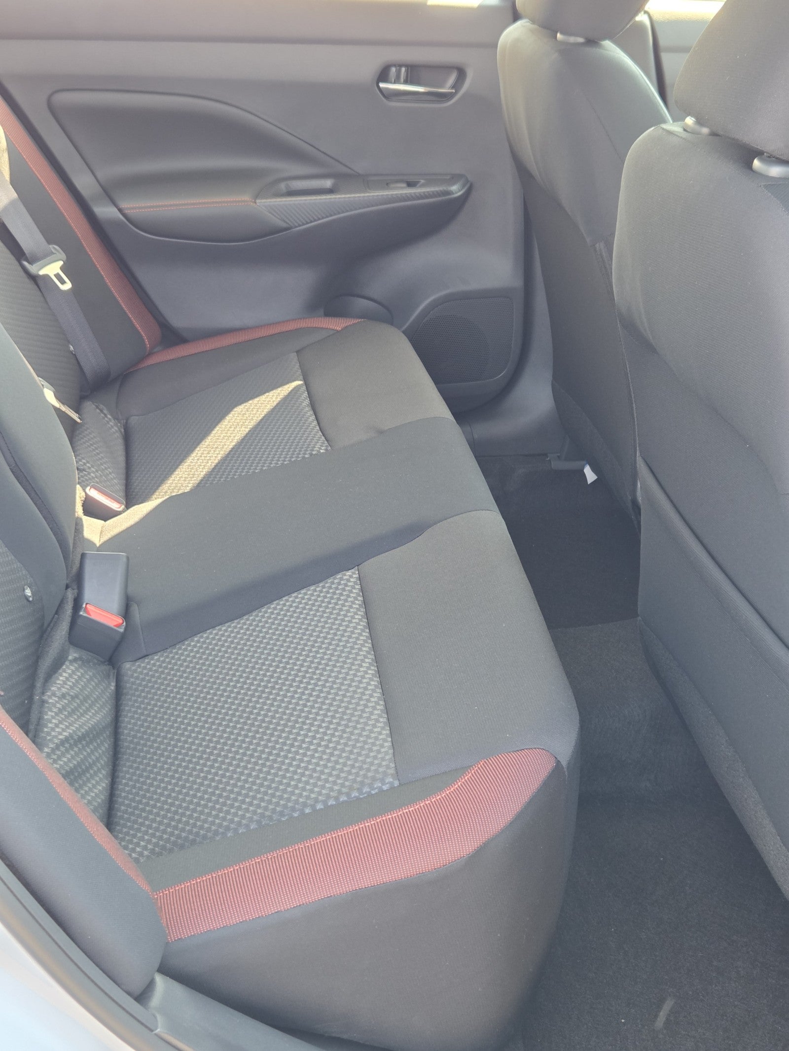 2025 Nissan Versa SR