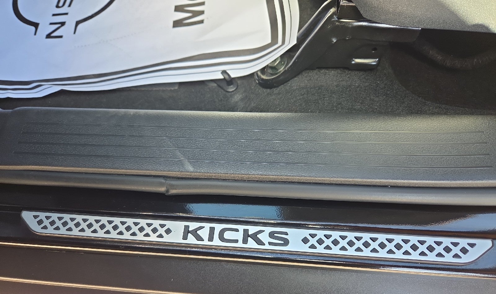 2025 Nissan Kicks Play S