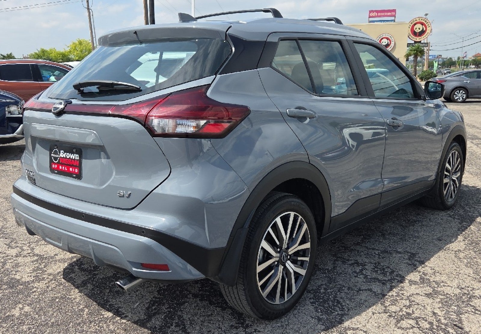 2023 Nissan Kicks SV