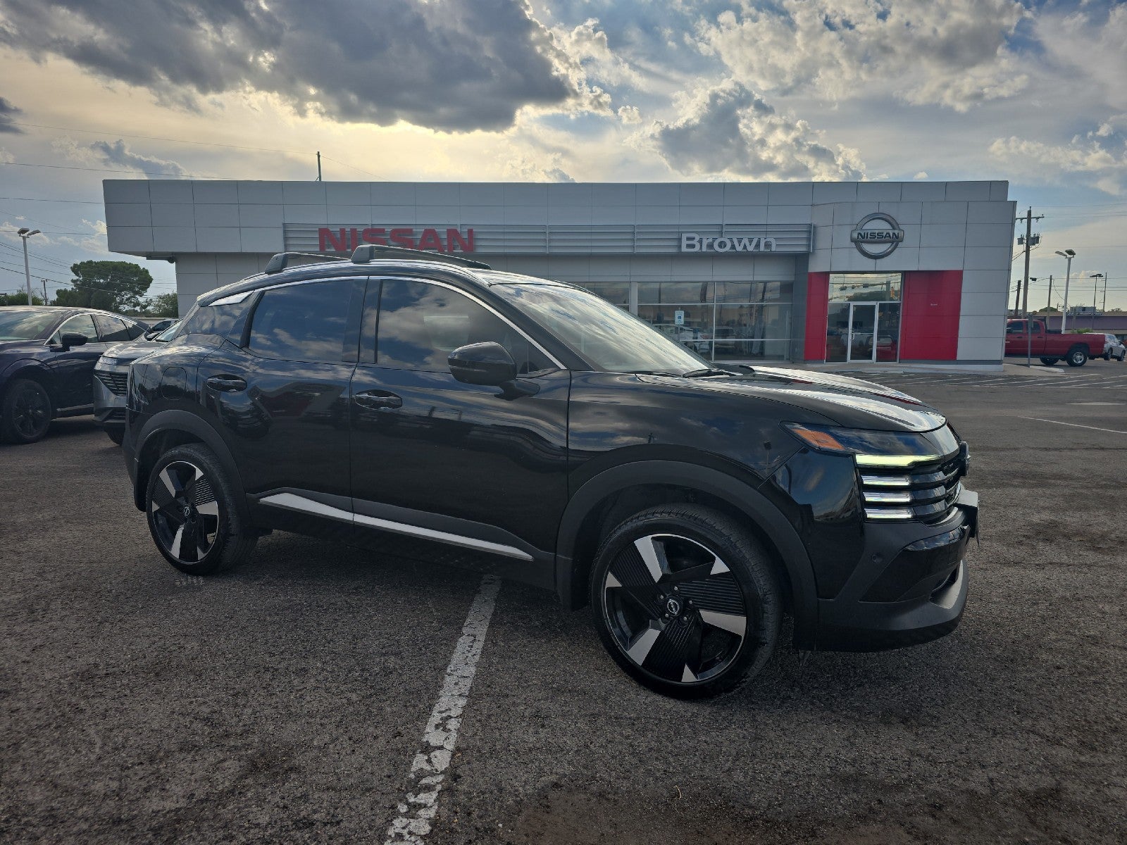 2025 Nissan Kicks SR