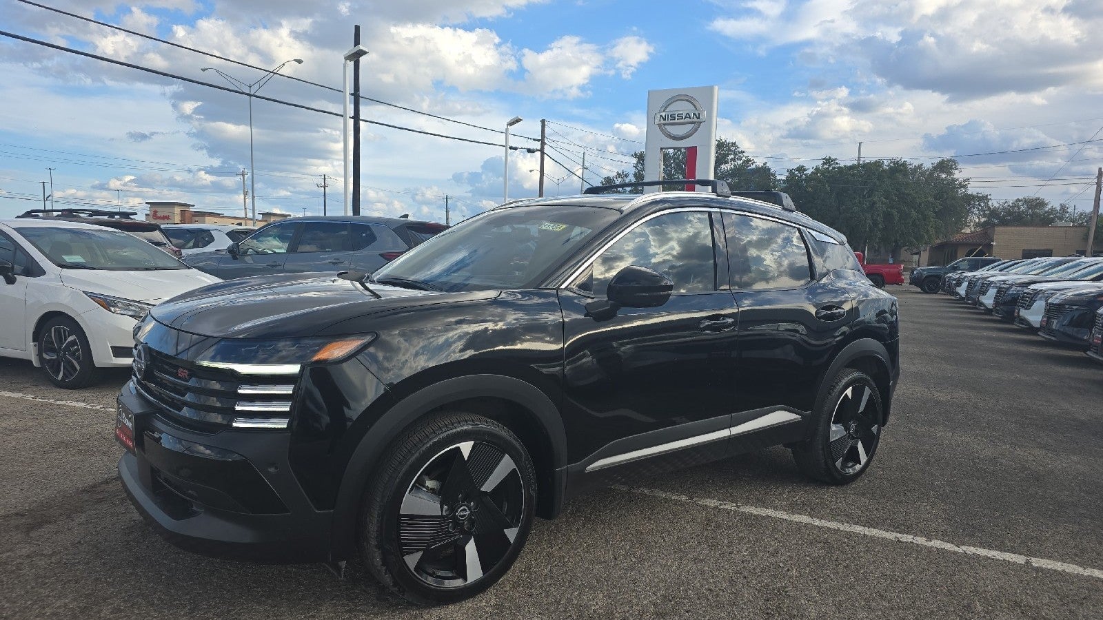2025 Nissan Kicks SR