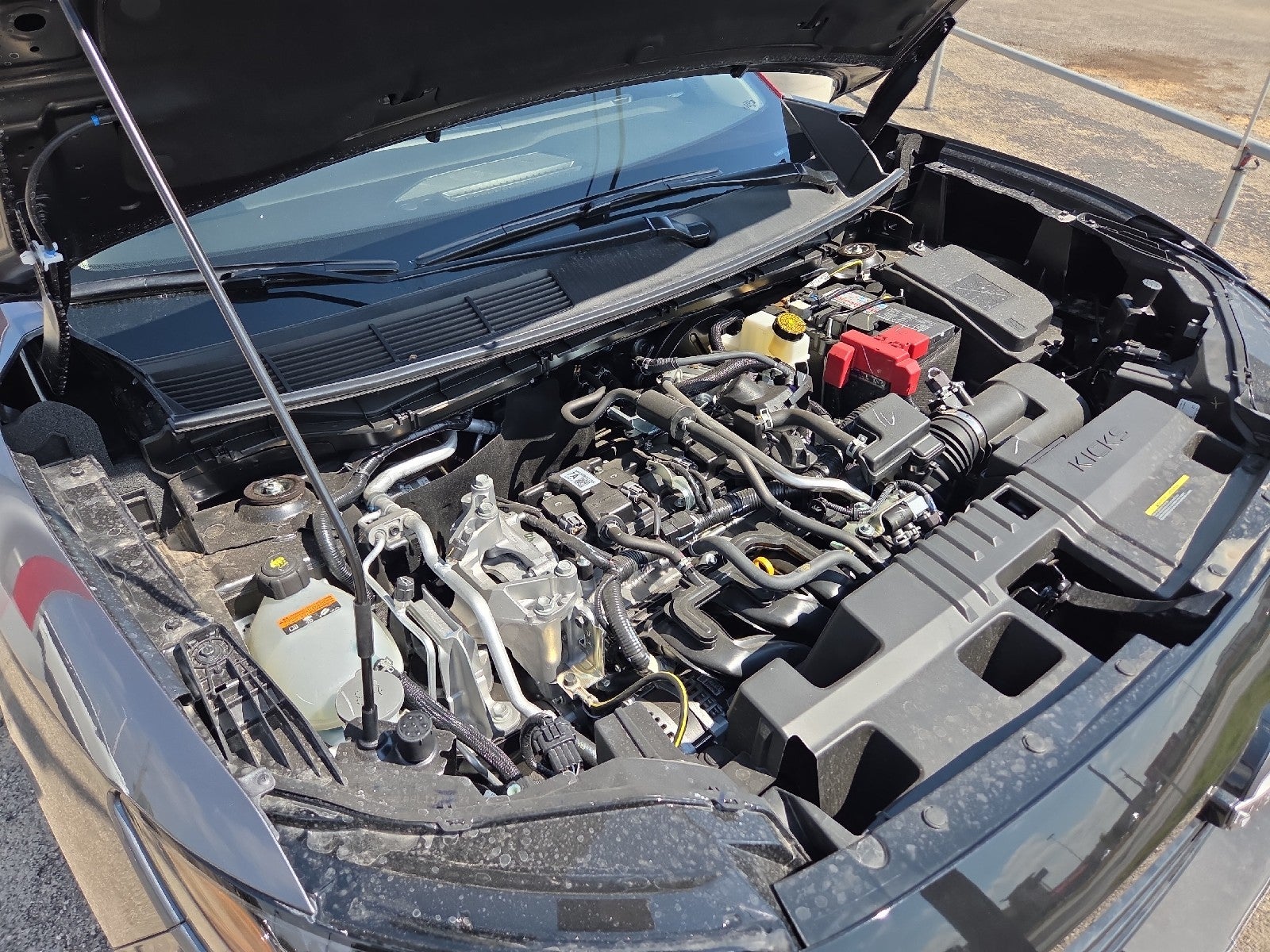 2025 Nissan Kicks SR