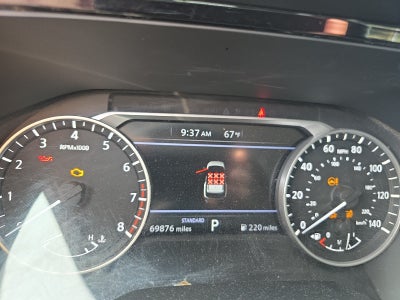 2022 Nissan Pathfinder SV