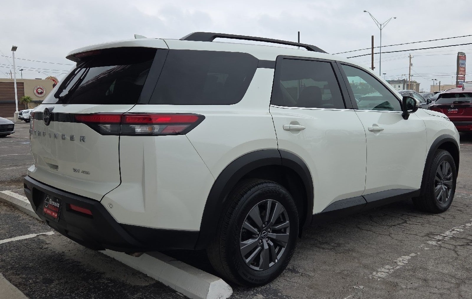 2024 Nissan Pathfinder SV