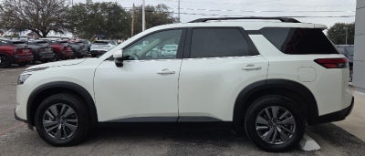 2024 Nissan Pathfinder SV