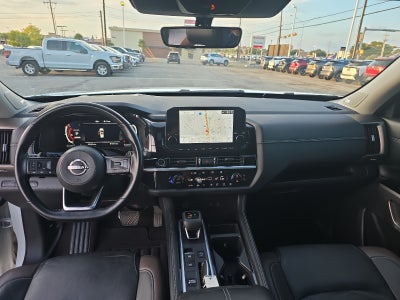 2023 Nissan Pathfinder Platinum