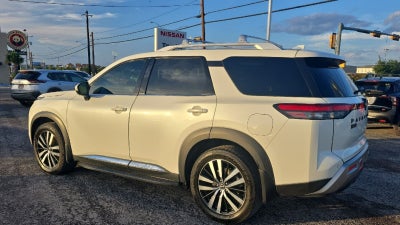 2023 Nissan Pathfinder Platinum