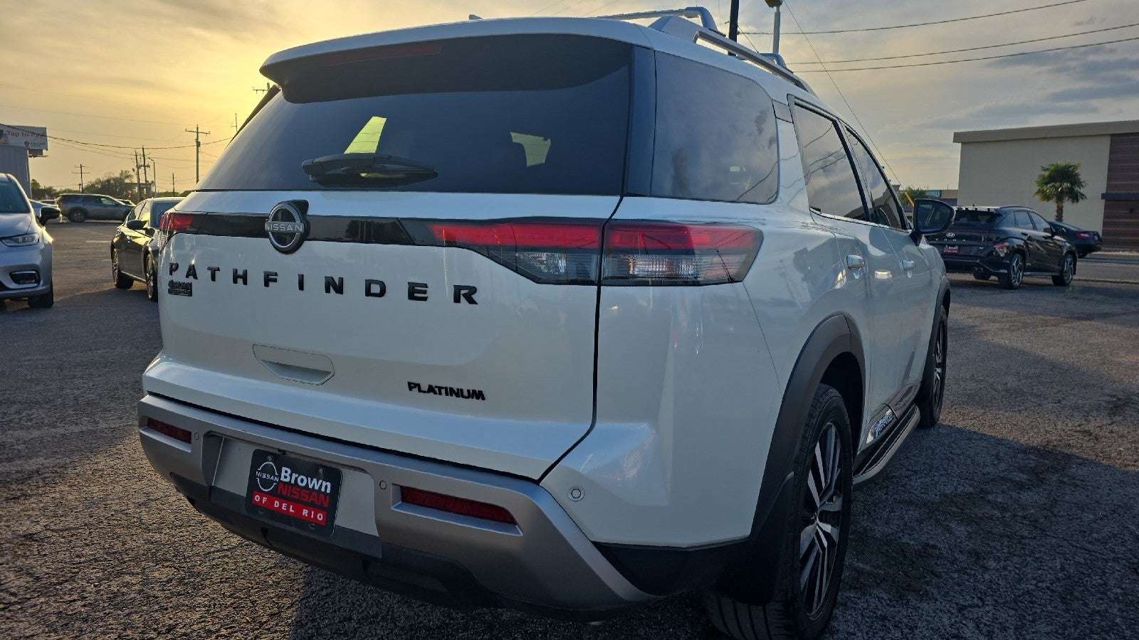 2023 Nissan Pathfinder Platinum