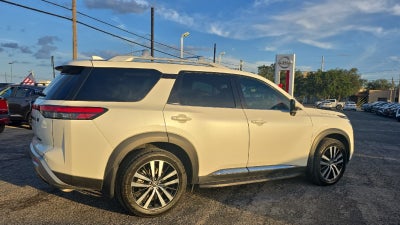 2023 Nissan Pathfinder Platinum
