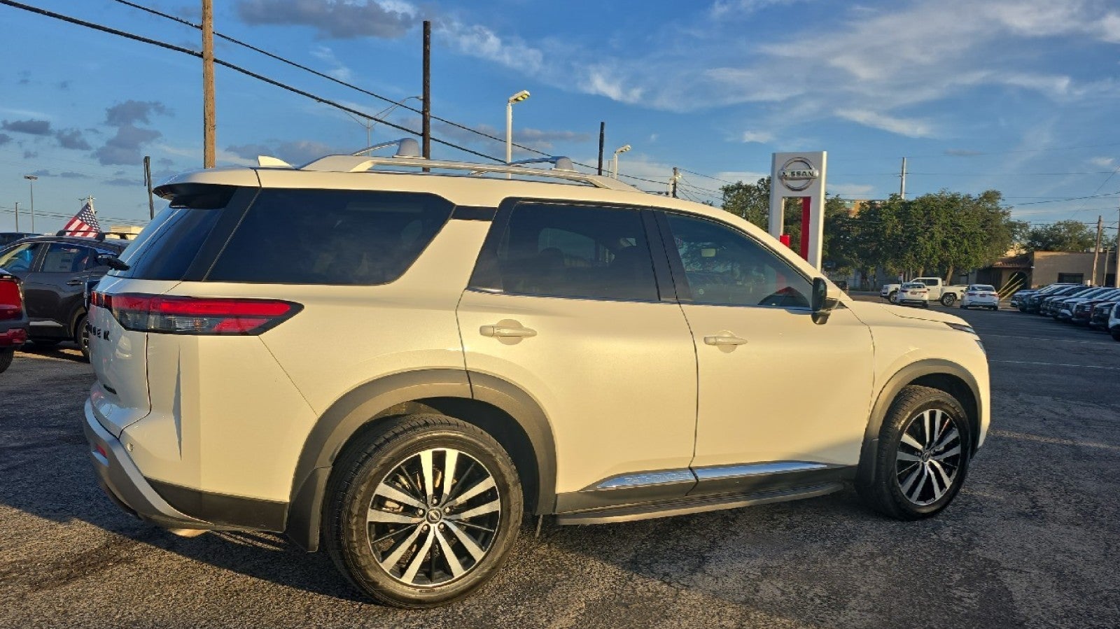 2023 Nissan Pathfinder Platinum
