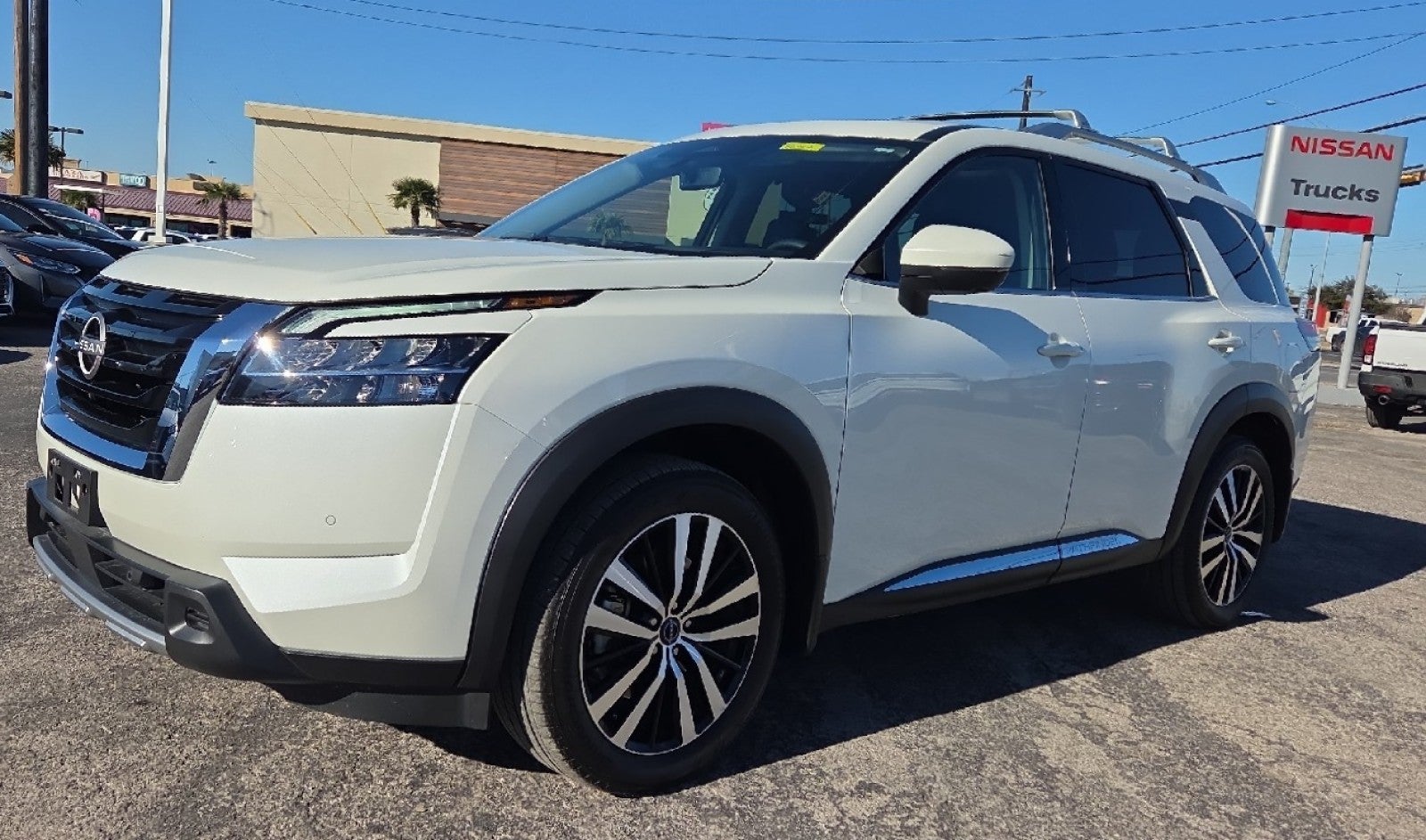 2024 Nissan Pathfinder Platinum