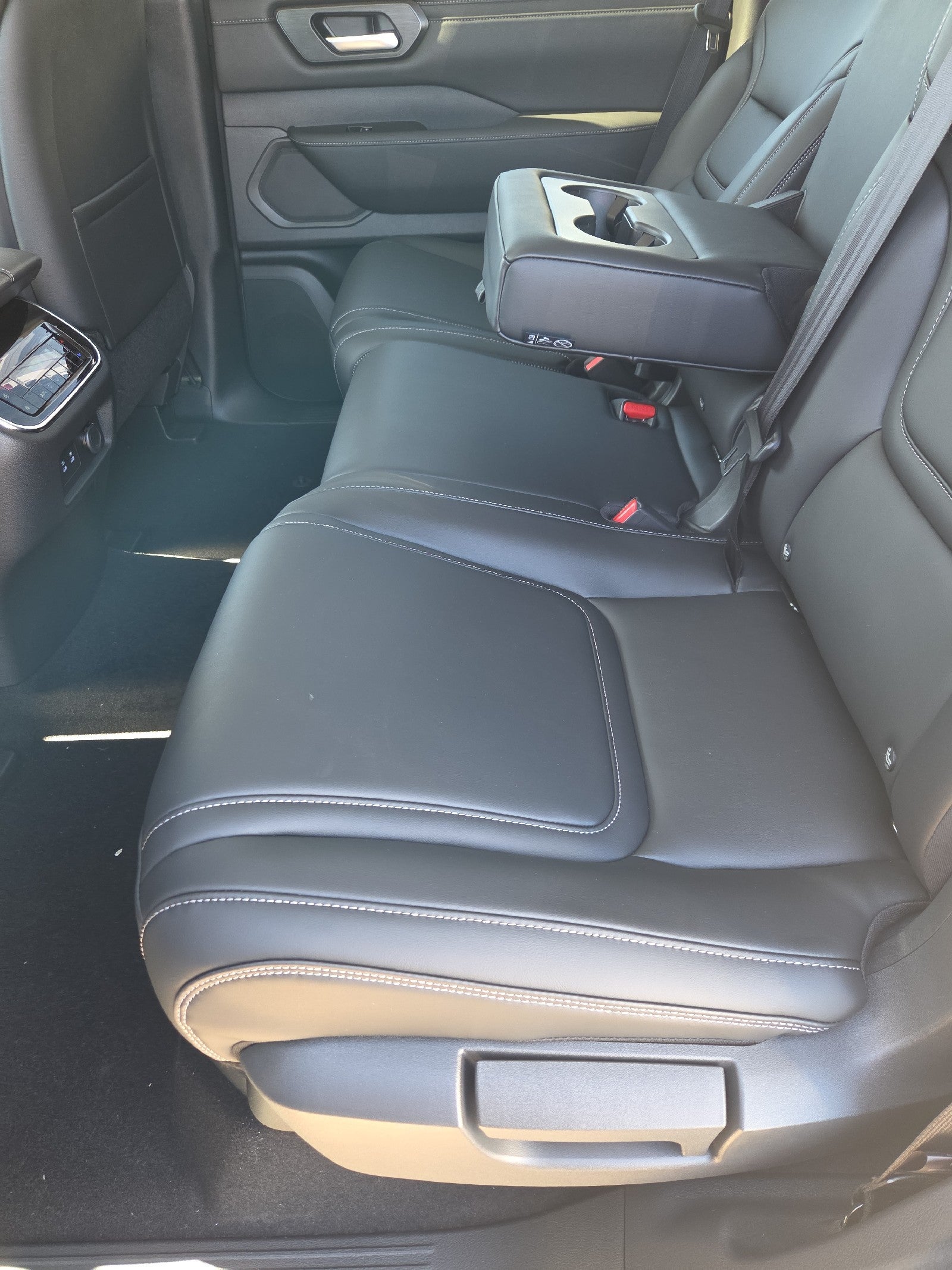 2026 Nissan Armada SV